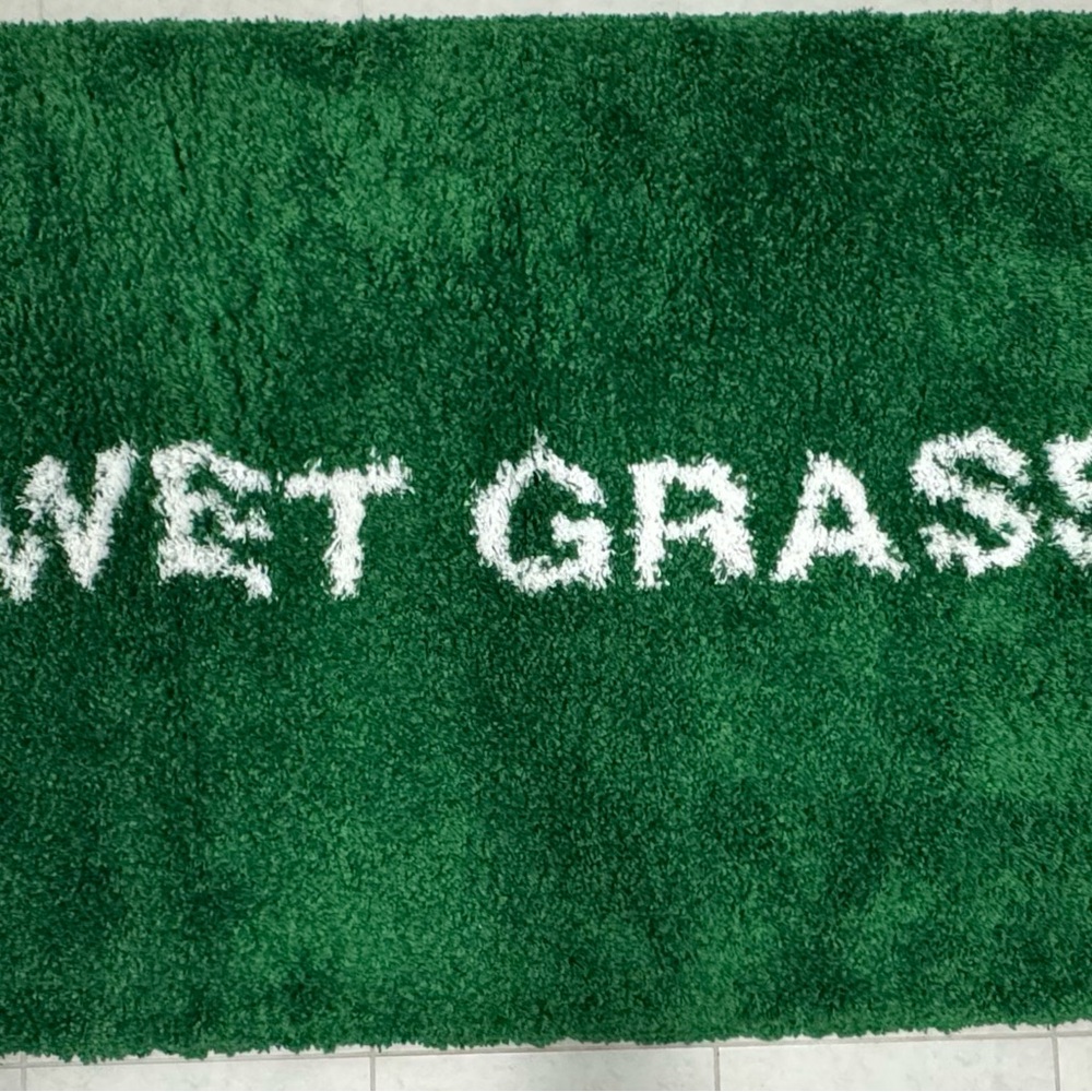 Off white - Green 'Wet Grass' Rug